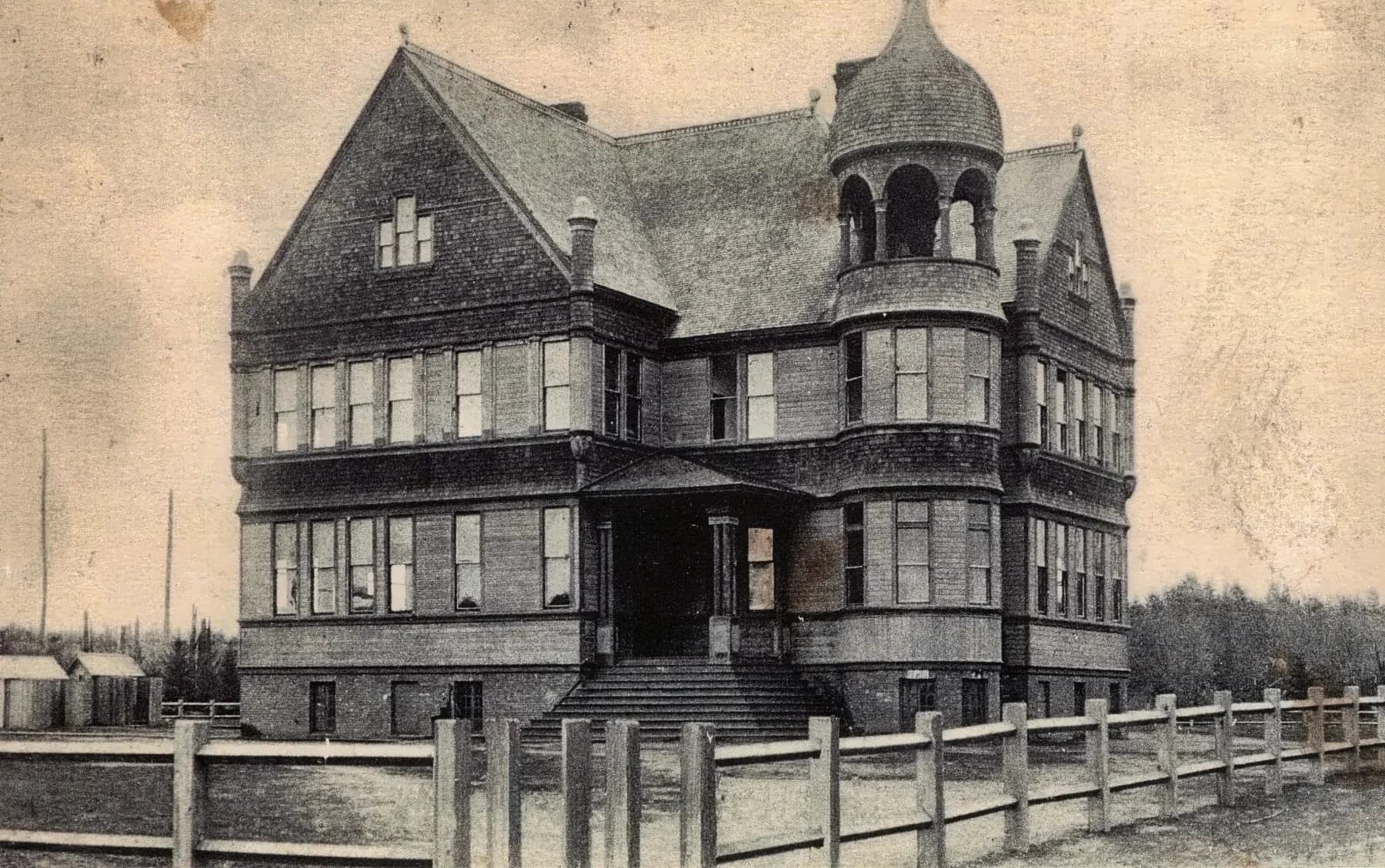 Historic postcard view of Marysville's old Lincoln School